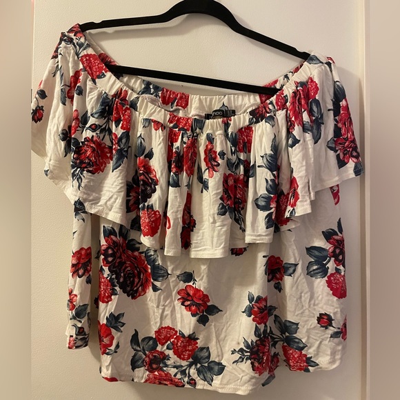 Off-Shoulder Roses Top - Picture 1 of 1